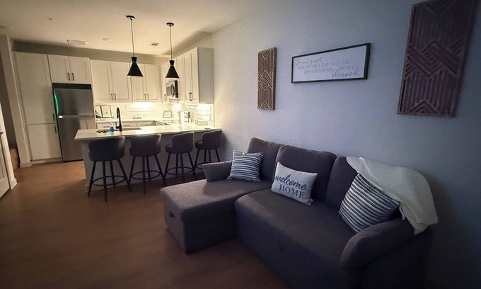 Pflugerville Apartment | Chic Luxury Lakefront 1-bedroom apartment with AC, WiFi in Pflugerville
