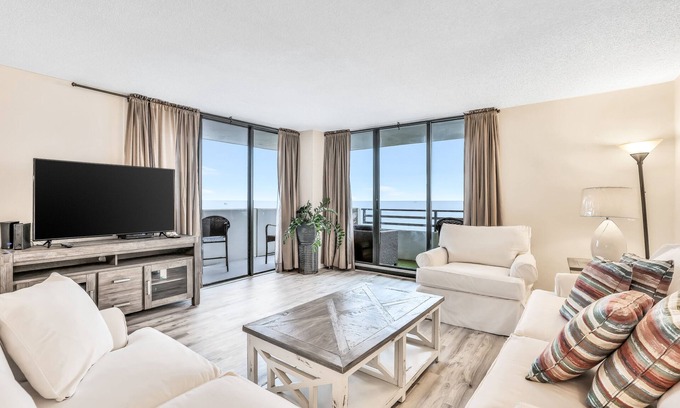 Daytona Beach Condo | Chic Oceanfront Condo w/ Shared Pool, Free WiFi, Central A/C, & Balcony