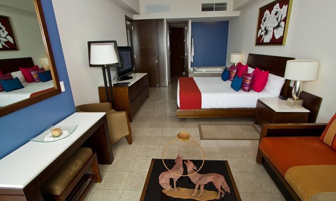 Zona Hotelera Resort | Chic resort in fantastic San José del Cabo