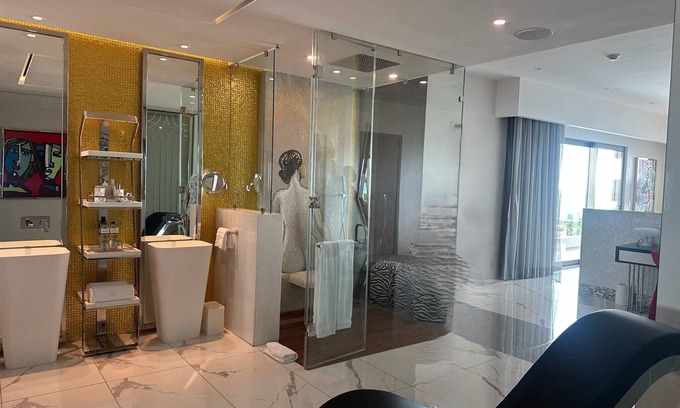 Cancun Resort | Chic resort with unique interior and plunge pool in fabulous Cancún