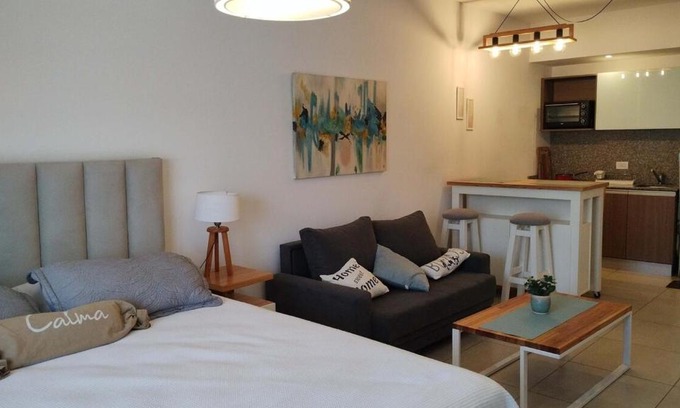 Balvanera Apartment | Chic Studio Steps from Subway by depptö