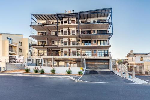 West Beach Apartment | Chic Warehouse Style 1 bedroom, Blouberg Beachfront, 14 Manhattan