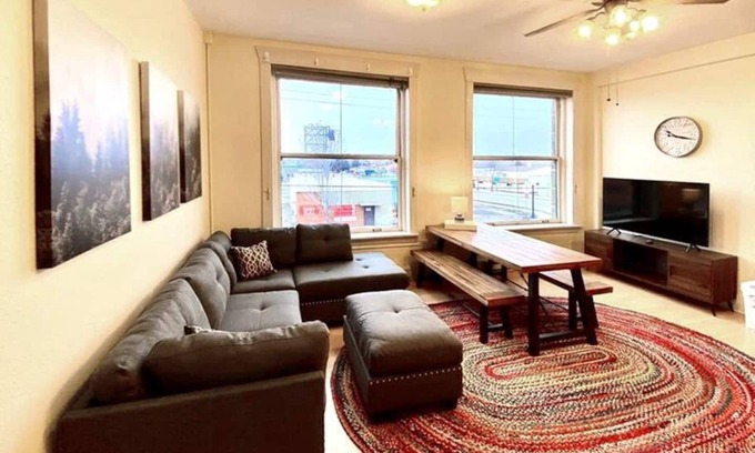 Enterprise Apartment | Chief Joseph Suite - Pet and Family Friendly!