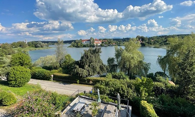 Seeon-Seebruck Apartment | Chiemgau, Seeblick, Haus am Weinberg, 83370 Seeon Oberbayern