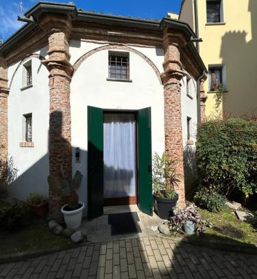 Rovigo Apartment | Chiesetta abside ex seminario -jvapartmentRovigo