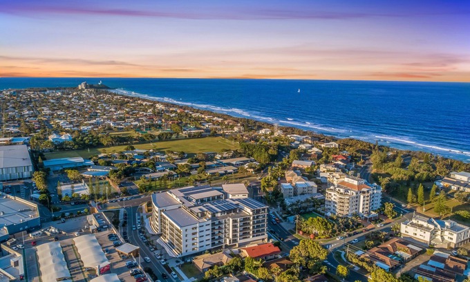 Buddina Apartment | Chill in a Three Bedroom Apt in Buddina - 7 Minute Walk to Kawana Surf
