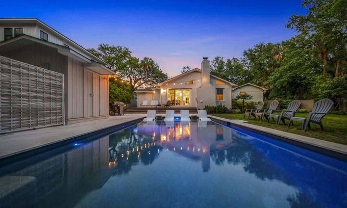 Isle of Palms House | Chilled Private Pool! - Pets Considered - Isle of