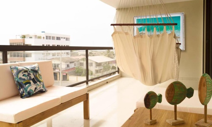 Salinas Apartment | Chipipe Salinas Beach Apartment w Parking