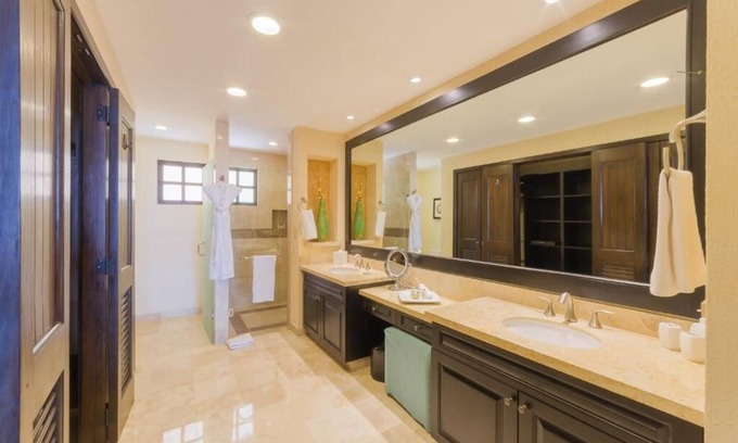 Conchas Chinas Resort | Christmas week at Garza Blanca luxury resort: 2-bdrm Beachfront suite in PV.