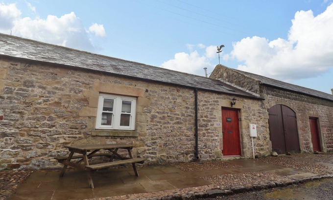 South Charlton Cottage | CHRISTON WELL COTTAGE, pet friendly, with a garden in Embleton