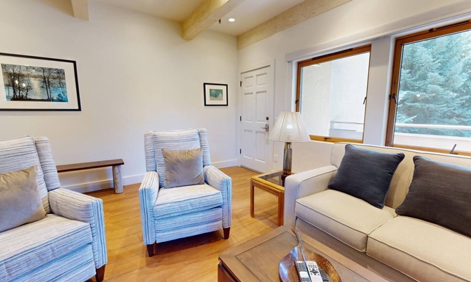 Ketchum Condo | Christophe Condo 503 - Year-round Outdoor Pool and Hot Tub and Bald Mt. Views