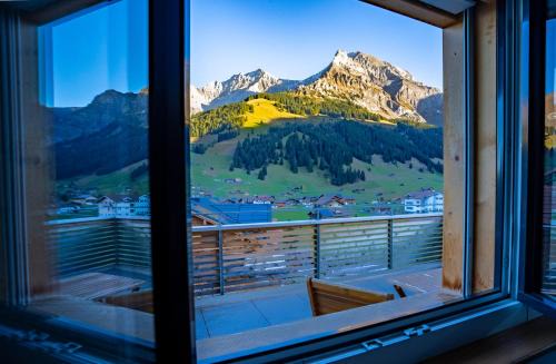 Adelboden Apartment | Chuenislodge1 Neu, grosse Terrasse & Designerofen, prächtige Aussicht