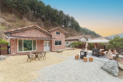 Chuncheon House | Chuncheon Soopsog Jageun Jib Pension