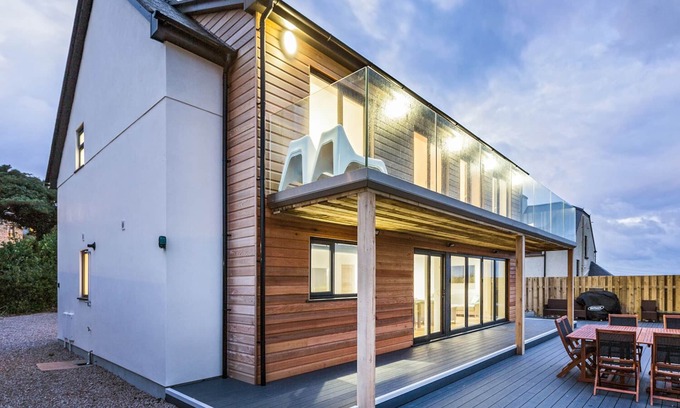 Towednack Cottage | CHY LOWEN, pet friendly, luxury holiday cottage in St Ives