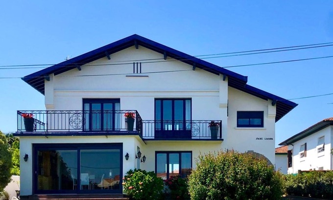 Ciboure House | Ciboure - Charming house overlooking the Nivelle - Beaches and shops within walking distance