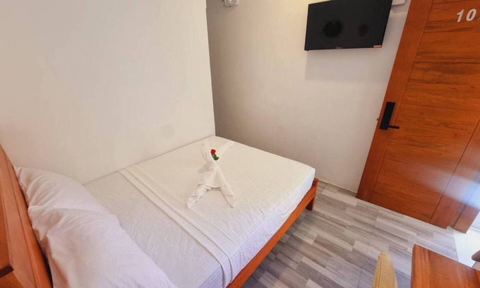 Boracay Island Apartment | CiNta Hotel - Double Room without Balcony