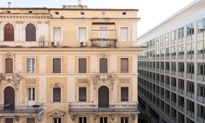 Rione XVI Ludovisi House | Circle In The Square