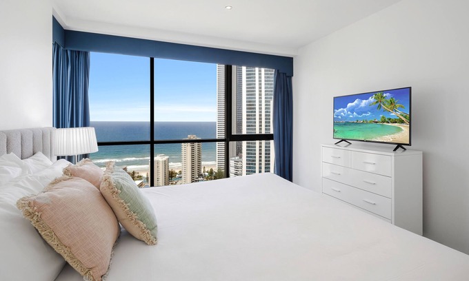 Surfers Paradise Apartment | Circle On Cavill Ocean View