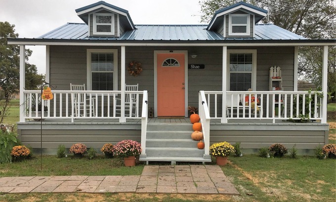 Grand Saline Cabin | Circle P Cabins - First Monday Trade Days - Now with 3 cabins on 3 acres