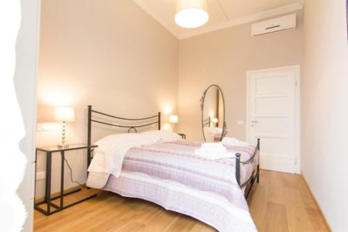 Santa Maria Novella Apartment | Cittadella Apartment