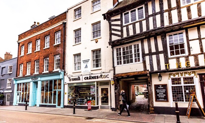 Worcester Apartment | City Centre Anyone? - Guest Homes