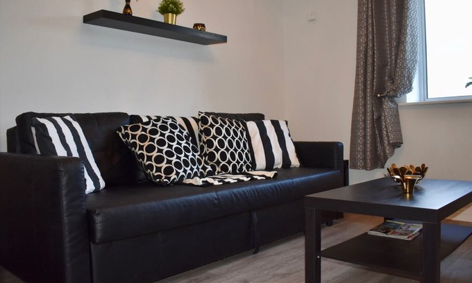The Liberties Apartment | City Centre Top Floor Flat overlooking Liffey River