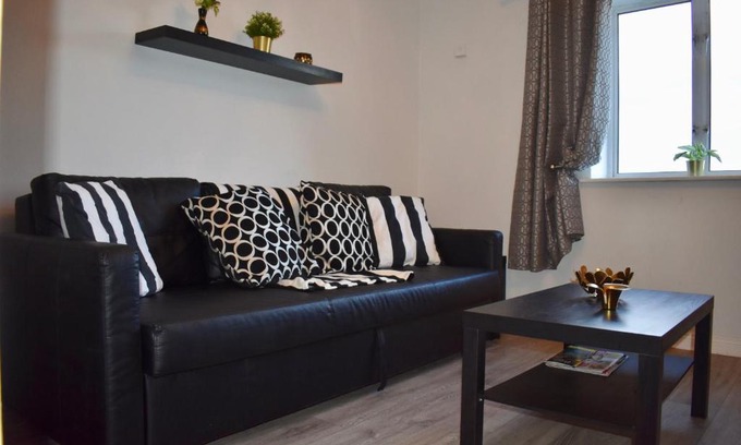 The Liberties Apartment | City Centre Top Floor Flat overlooking Liffey River