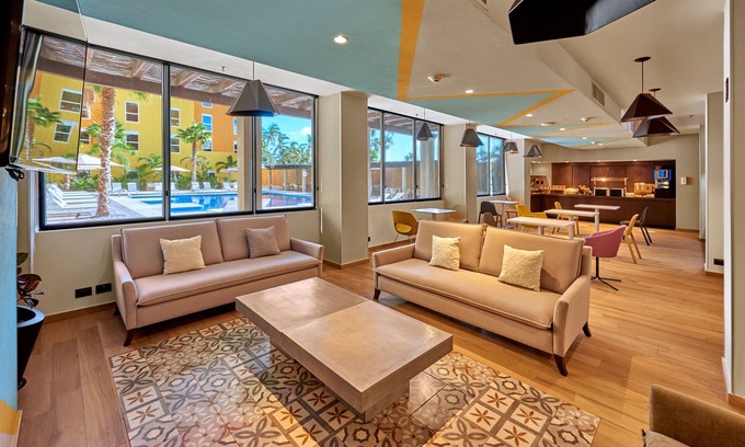 Los Cabos Hotel | City Express Plus by Marriott Cabo San Lucas