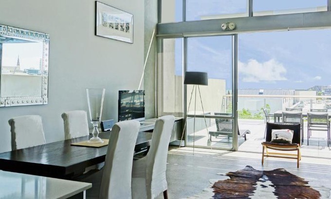 Mount Eden Apartment | City Fringe Apartment with Sky Tower and City Views