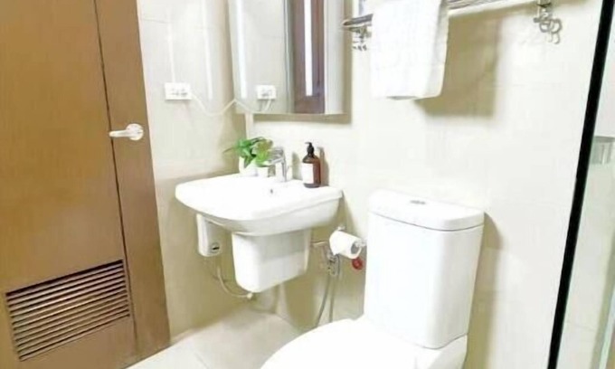Lahug Condo | City Garden Inside IT Park Gym & Pool Fast Wi-Fi