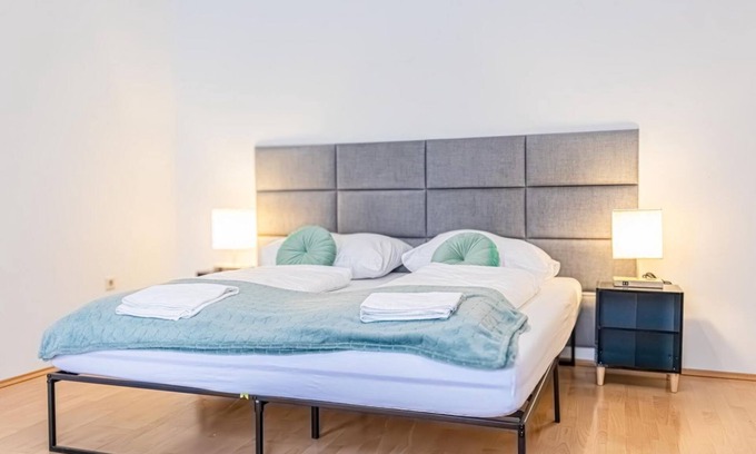Neulerchenfeld Apartment | City-Linked 2BR Apartment Near Wiener Stadthalle