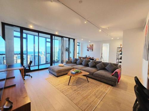 Carlton South Apartment | City Private Luxurious penthouse 3b2b Apt 202sqm