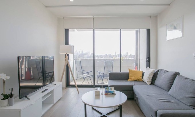 Waterloo Apartment | "City View" Modern New Three Bedroom Apartment