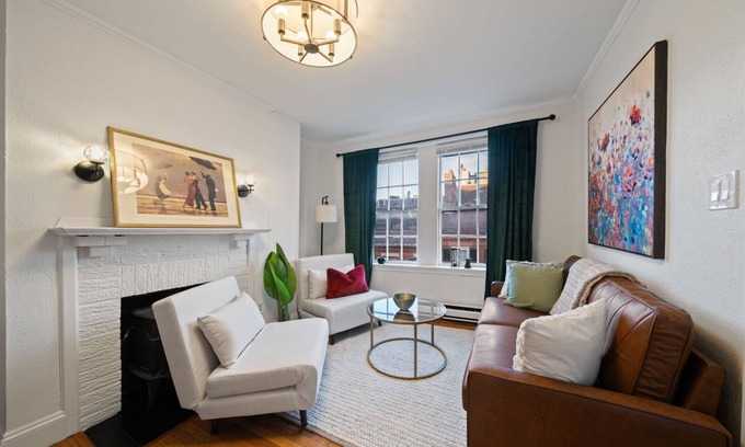 Beacon Hill Apartment | City Views Beacon Hill Apt: Rooftop Balcony, Fast WiFi, Near Cafes, MGH, Boston Commons, & Transit!