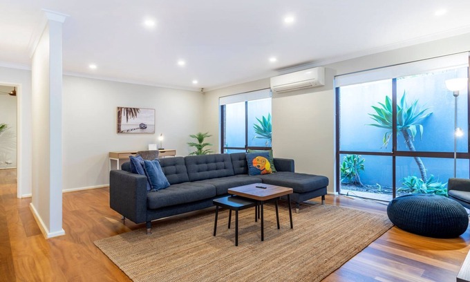 Claremont House | Claremont Calmness is a beautiful spacious pet friendly home in the heart of Claremont.