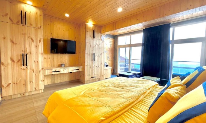 The Mall Road House | Clarence Cottage