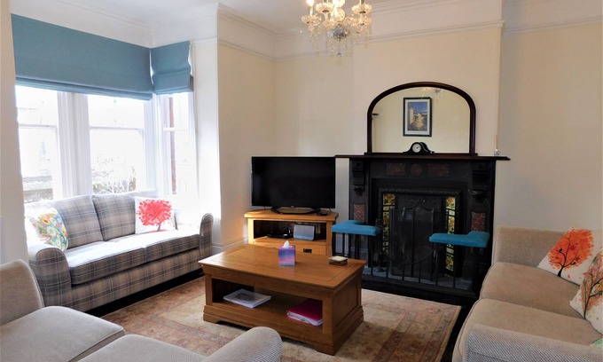 Sheringham House | Clarendon - a house that sleeps 10 guests in 5 bedrooms