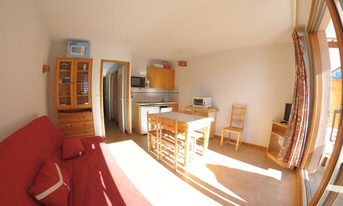 Vaujany Apartment | Claret 2 Studio 3 - One Bedroom Apartment, Sleeps 4