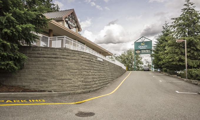 Lower Sumas Mountain Hotel | Clarion Hotel & Conference Centre