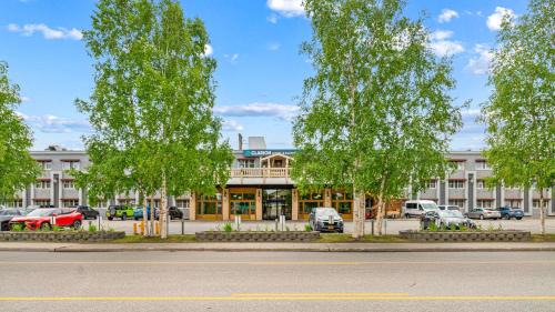 Fairbanks Hotel | Clarion Hotel & Suites Fairbanks near Ft Wainwright