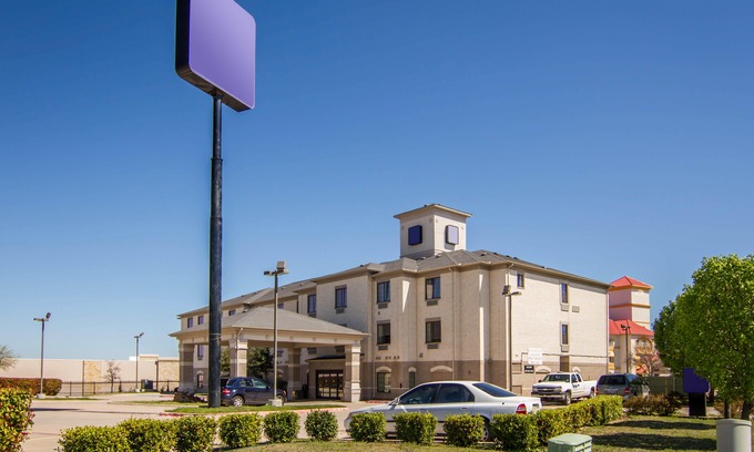 Weatherford Hotel | Clarion Inn & Suites Weatherford South