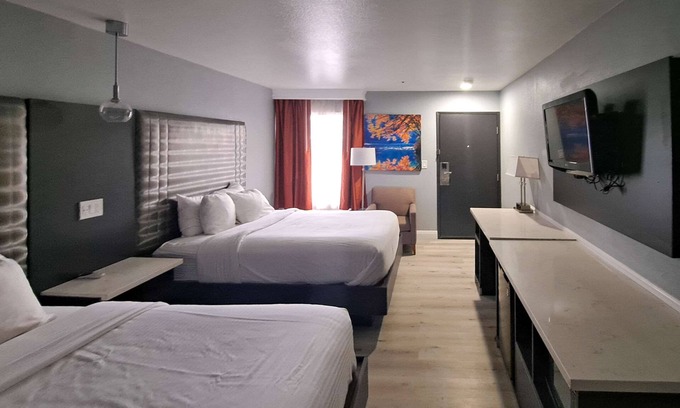 El Cajon Hotel | Clarion Pointe El Cajon San Diego East