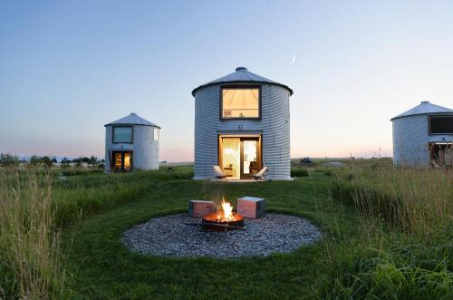 Kalispell House | Clark Farm Silos - 5 Silo Mountain View Retreat