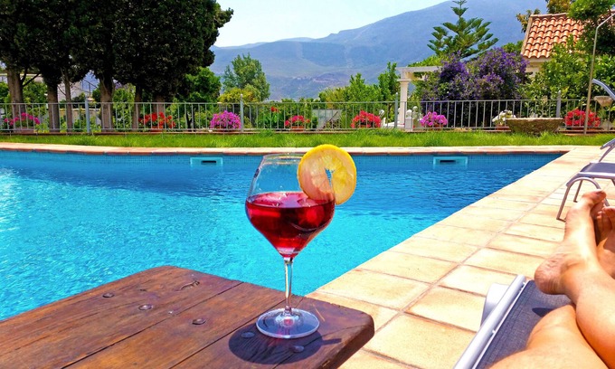 Orgiva House | CLASSIC ANDALUSIAN VILLA, SURROUNDED BY ORANGE TREES, FOUNTAINS. PRIVATE POOL.