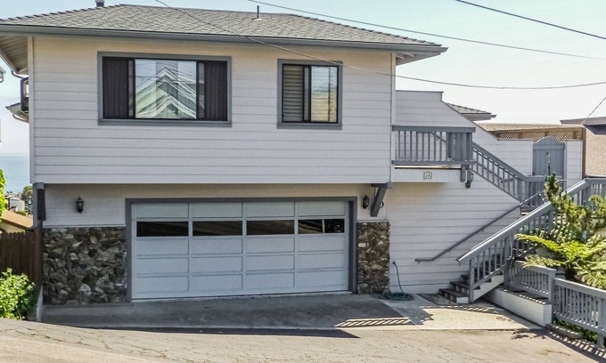 Cayucos House | Classic Cayucos beach house with amazing ocean views