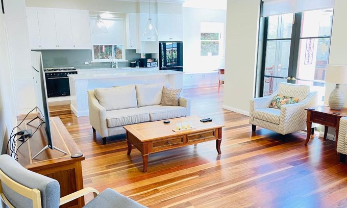 Wagga Wagga House | Classic Meets Modern in Central Wagga