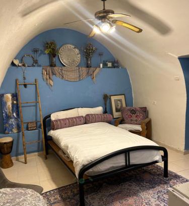 Safed Old City Bed & Breakfast | Classic Tzfat Tzimmer above HaAri and views of Meron
