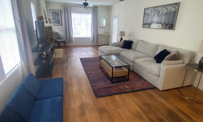 Hancock House | Classic Updated UT/Hancock Home - Minutes from Campus & Downtownn