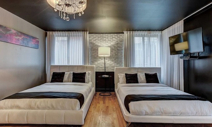 Downtown Montreal Apartment | Classique Family Studio (104) Drummond By Bouticstay