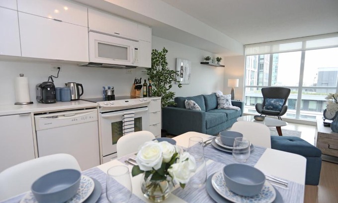 CityPlace Apartment | Classy DT 2 bdrm+den condo